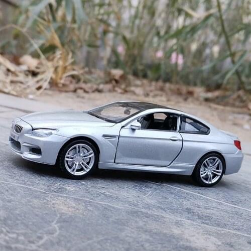 1:32 Toy Car BMW M6 Toy Alloy Car Diecasts & Toy Vehicles Sound and light Car Model Miniature Scale Model Car Toys For Children