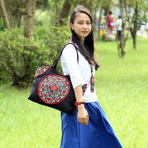Ladies embroidered shoulder bag embroidery ethnic style retro handbag large capacity handbag casual portable female bag SP0278