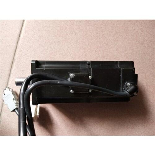SGMJV-04ADE6E , servo motor , used in good condition . 80% appearance new , good working , free shipping