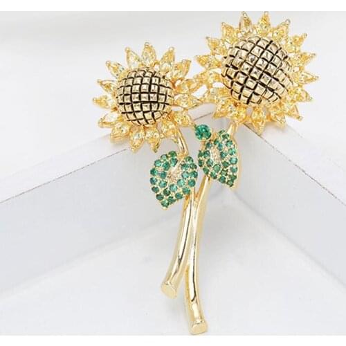 Fashion Luxury Korea Style Sunflower Brooch Coat Accessories High Quality Metal Gold Plated Brooches Pins Jewelry For Women