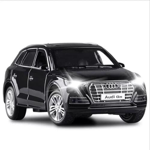 1: 32 Audi Q5 Six Door Alloy Car Model Acousto Optic Steering Shock Absorber Car Model Decoration Boy Toy Car Black