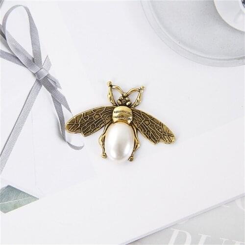 Julie Wang 5PCS Bee Charms Plastic Tail Zinc Alloy Antique Gold Color Honeybee Insect Pendant Brooch Jewelry Making Accessory