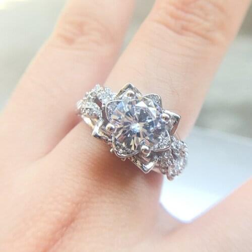 Exquisite Flower Hollow AAAA Zircon Ring Womens Engagement Jewelry Crystal Ring Attending Party Shiny Jewelry Ring Wedding