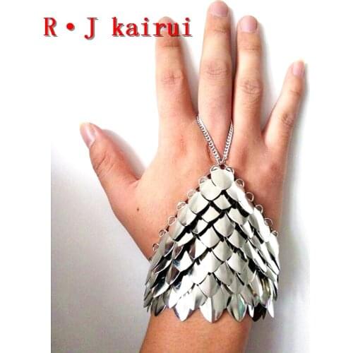 Fashion Style WRHA02 Women Silver Plated Chains Silver Fish Scale Hand Chains Jewelry