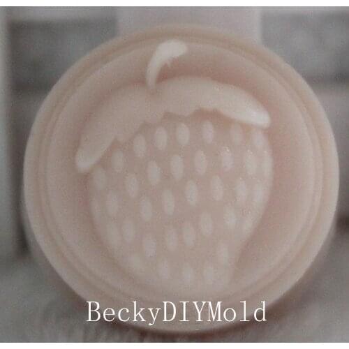 Wholesale!!!1pcs Small Strawberry (zx1713) Silicone Handmade Soap Mold Crafts DIY Mold