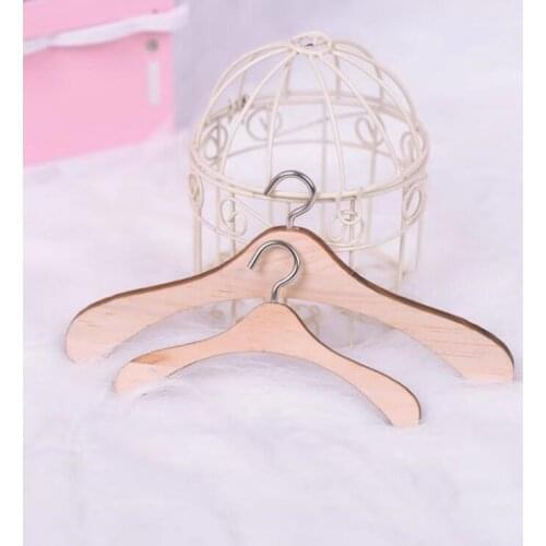 Original 1/6 hangers barbie wood hangers Furniture Mini Clothing Hangers Closet Wardrobe Hanging Decoration Dolls Accessories