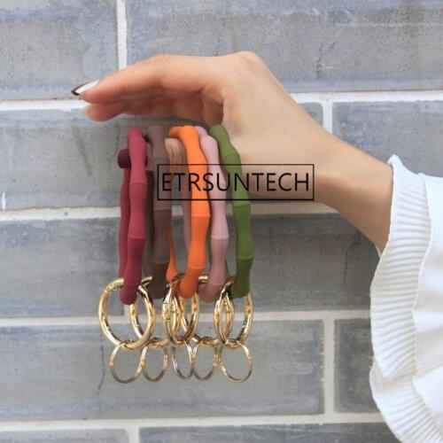 100pcs Silicone Key Ring Bracelet Fashion Keychain Wristlet Key chain Bangle Key Ring Jewelry Party Favor Gifts