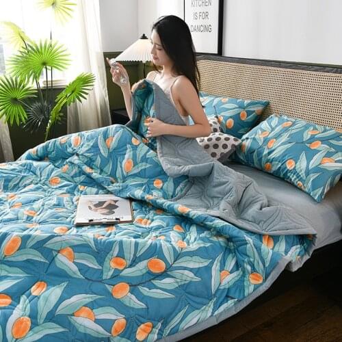 The new washed cotton summer cool air conditioner can be washed by thin single and double quilts in summer comforters