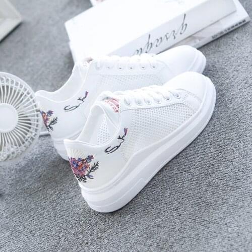 2020 summer new net top small white shoes womens Korean versatile student flat shoes womens breathable leisure shoes net shoes