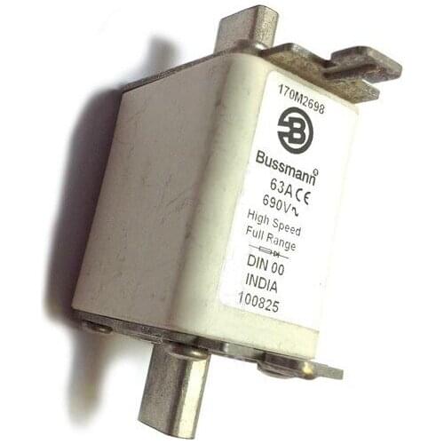 Fuses: 170M2697 50A 690V / 170M2698 63A / 170M2699 80A / 170M2700 100A 690V (DIN00) aR