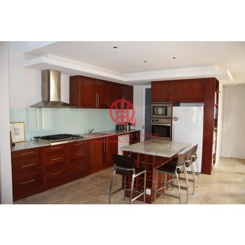 Modern elegant solid wood kitchen cabinet with excellent design and quality shipping by sea