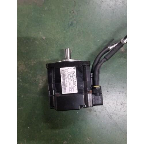 SGMPS-01A2A6S-E servo motor , used in good condition . 85% appearance new , good working , free shipping