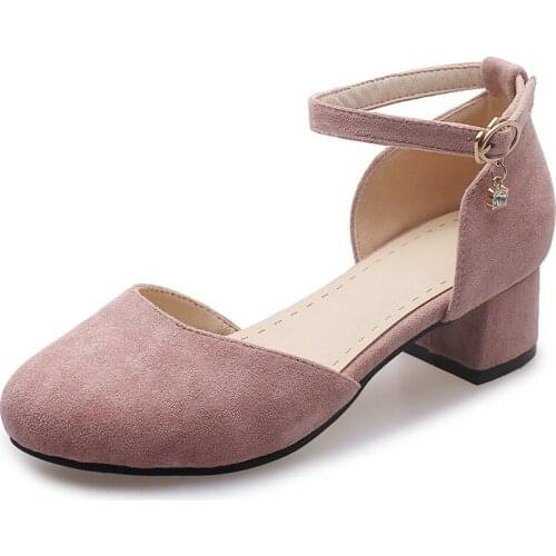 2019 spring and summer new thick with a buckle with hollow sandals 30-43