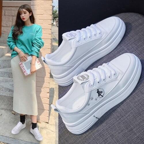 Ladies Fashion Breathable Skateboarding Shoes Students Korean Casual Sports Shoes Platform Flats Spring Summer Trainers Tenis