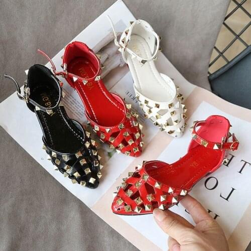 Rivet Sandals for Girls Pointed Toe Flat Pu Leather Dress Shoes Hollow-out Princess Sandalias Size21-35 Baby Kids Dance Shoes