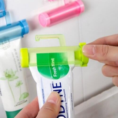 Hot Sale Dental Cream Bathroom Accessories Manual Syringe Gun Dispenser Rolling Squeezer Toothpaste Dispenser Tube Sucker Holder