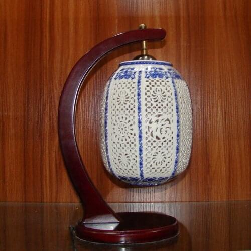 China Jingdezhen Chinese Porcelain Ceramic Table Lamp vintage decorative bedside living room wedding table lamp hollow