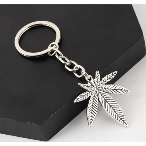 Maple Leaves Leaf Pendants Keychain Metal Keyring Jewelry Car Key chain Holder Souvenir For Gift