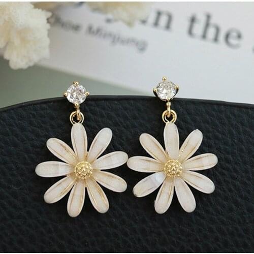 Korean Crystal Snowflake Flower Stud Earrings For Women Imitation Pearl Daisy Earring Girls Fashion Cute Brincos Jewelry
