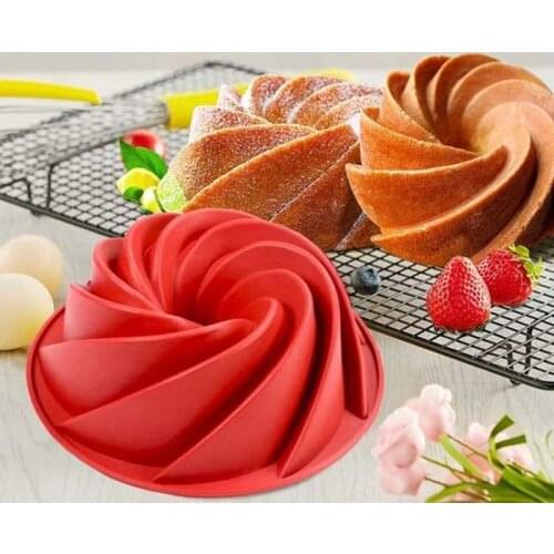 9 Inch Silicone Mould Tornado Pumpkin Spiral Cake Mould Sawarin Hollow Baking Pan Non-stick Pastry Shop Baking Tools