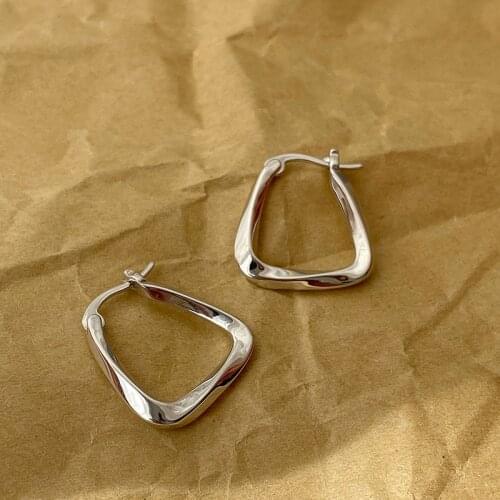 2021 New Korean Metal Round Hoop Earrings for Women Fashion Cute Gold Silver Color Punk Charm Earring Minimalist Jewelry Brincos