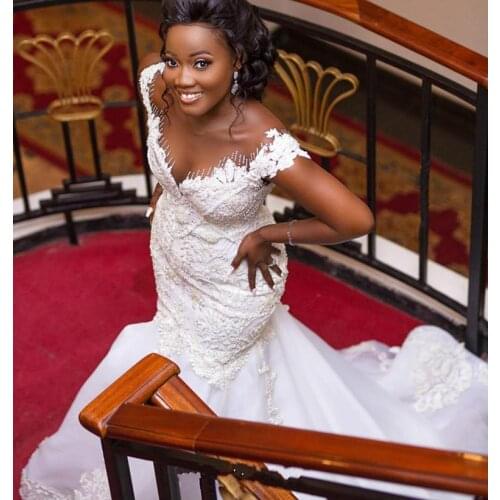 2022 Plus Size Arabic Luxurious Lace Beaded Wedding Dresses Sheer Neck Mermaid Bridal Dresses Vintage Wedding Gowns