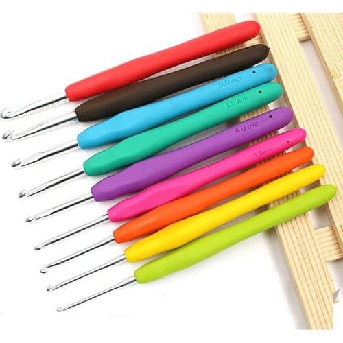 1Pcs 2 - 10mm Multicolor Knitting Needles Soft Grip Handle Yarn Crochet Hook Needle Yarn Weave Crochet Needles DIY Craft Tools