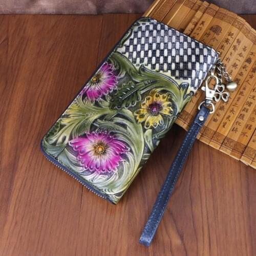 2021 Spring Hand Carved Genuine Leather Women Wallet Ladies Retro Large Clutch Wallets Card Holder Leisure Cowhide Phone Purse