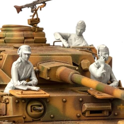 1/35 Scale Unpainted Resin Figure Female tankers 3 figures