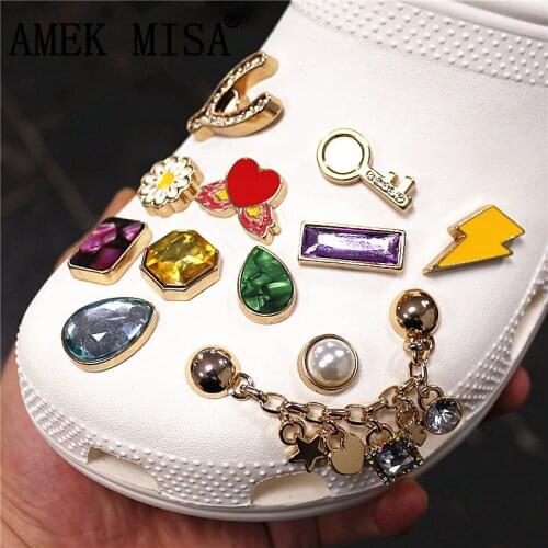 Luxury Metal Rhinestone Shoe Accessories Cute Novelty Lock Key LOVE Chain Shoe Charms Croc jibz Buckle for Girl Party Xmas Gifts