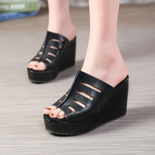 Wedge slippers female summer new fashion wear high-heeled wild non-slip slipper shoes thick bottom sandals and slippers