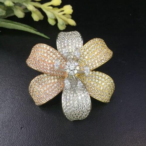 Lanyika Fashion Jewelry Elegant Canna Brooch Pendant Dual Use for Wedding Party Micro Pave Popular Gift
