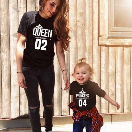 1pcs Family Matching Clothes Queen 02 Princess 04 Mom Daughter T Shirt Tops Mum and Girl Short Sleeve Letter Print Family Look