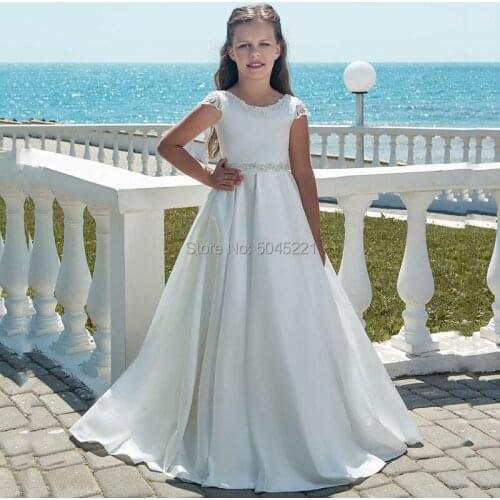 New Arrivals Flower Girls Beading Sash Cap Sleeves Chapel Train with Bow Lace Back Girls Holy First Communion Princess Dresses