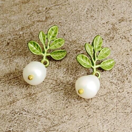 Korean Earrings 2021 Trend Fashion Jewelry New P3iercing Vintage Cute Enamel Pin Metal Leaf Pearl Earrings For Women Girls