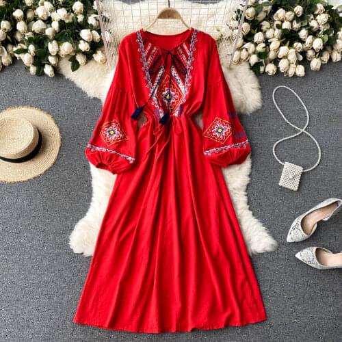 Autumn Women Dresses Bohemian Embroidered Flower O-Neck Lantern Sleeve Pleated Dress Swing Female Vestidos Long Dress