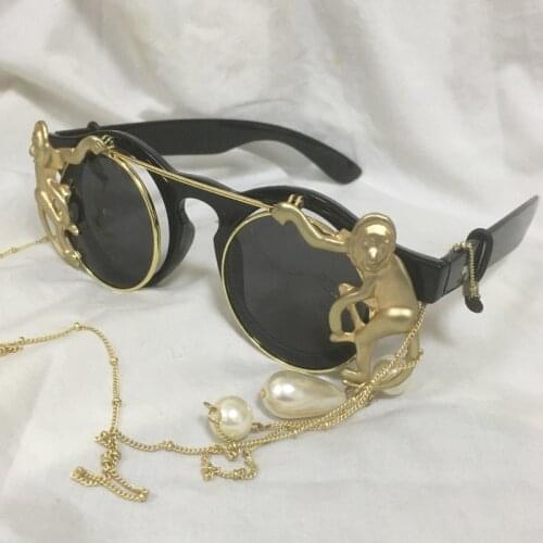 Hot Sale Fashion Women Girls Baroque Round Sunglasses Vintage Oculos de Sol Female Sunglass with Pearl Chain
