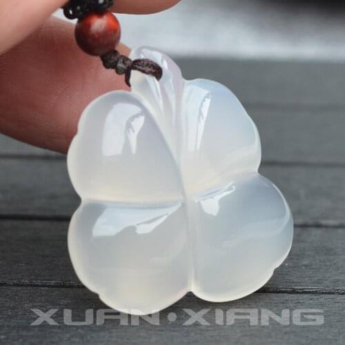 Drop Shipping Natural Chalcedony Lucky Grass Jades Pendant Necklace Fashion Pendant Gift for Womens Jades Jewelry Free Rope