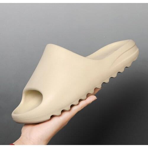 2021New Summer Flip Flops Unisex rubber Hole Casual Shoes Men Sneaker For Male Lightweight Beach Outdoor Sandal Zapatilla