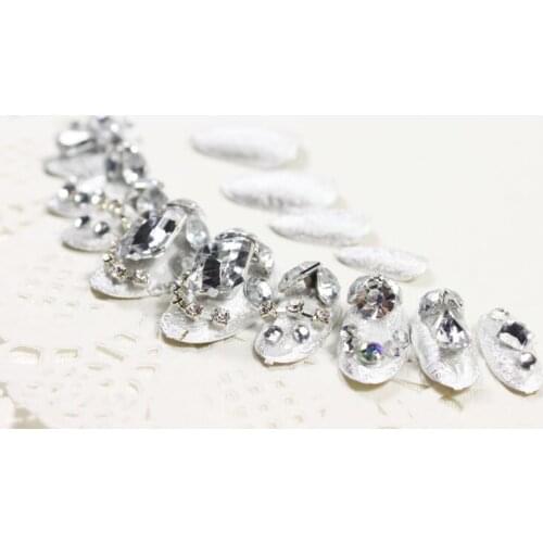 24pcs/set Shimmer White Finger False Nail Tips unhas posticas Rhinestone Fake Nails for Women Wedding