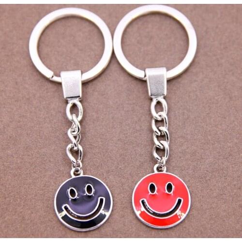 Classic metal enamel smiley face keychain fashion cool hip-hop bag pendant accessories car key couple pendant keychain gift