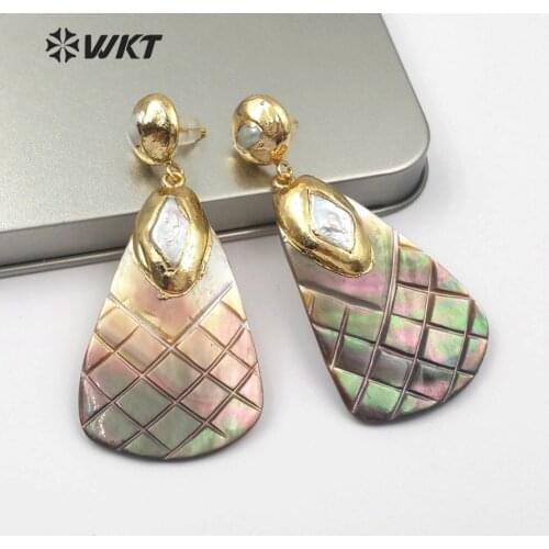 WT-E501 Bohemian Style! Natural Pearl With Metal-plated Matching Line Stripe Shell Drop Earrings, Womens Delicate Jewelry