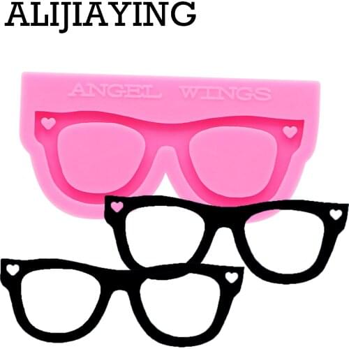 DY0157 Glossy Glasses shape keychain silicone mold DIY craft keyring pendant for girl jewelry keychains mould