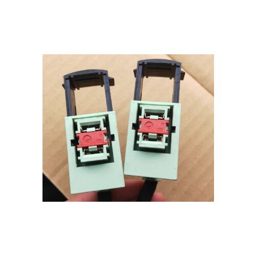 1PCS Car connector FOR body module fuse box plug harness indoor body module plug USED