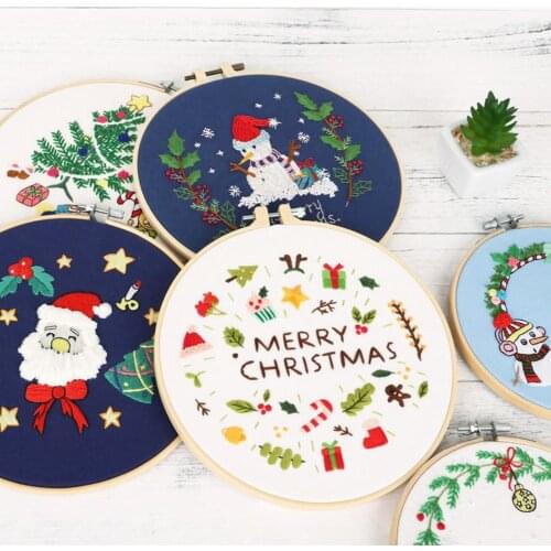 Home Decor DIY Christmas Wreath Pattern Embroidery Kit with Hoop Cross Stitch Sewing Craft Art Painting for Beginners Needlework