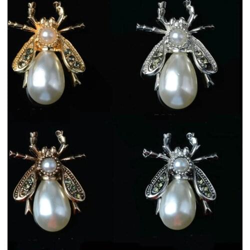 2pcs/lot Diamond Studded Insects Bee Buckles Rhinestones Buttons Badge Brooch Pin Women DIY Aceessories for Bag Shoes Clothing