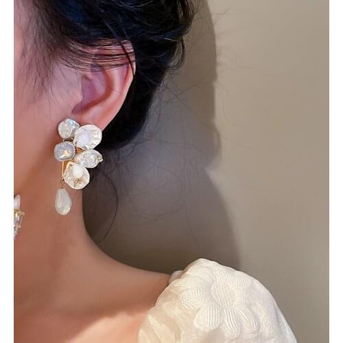 Vintage 3D Acrylic Flower Crystal Diamonds Summer Earrring
