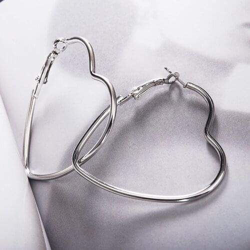 European and American Fashion Big Circle Heart-shaped Earrings for Women Metal Plating Jewelry Gifts for Girls