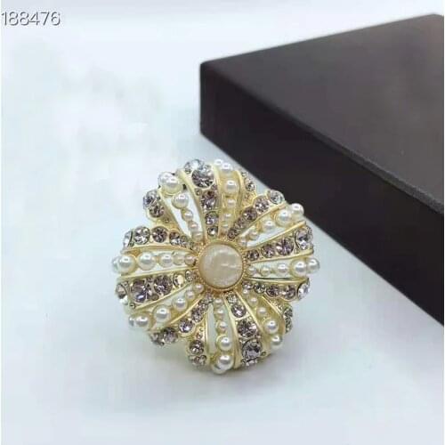 Hot Fashion Jewelry Vintage Camellia Flower Style Snowflake Brooch Sweater Brooche Flower Pearl Fashon Camellia Brooches