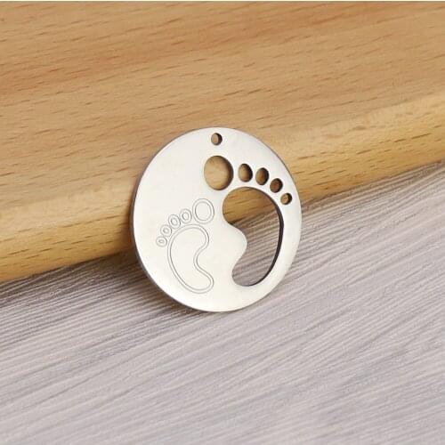 100% Stainless Steel Round Baby Foot Charm For Jewelry Making Metal Baby Feet Mirror Polished Wholesale 10pcs